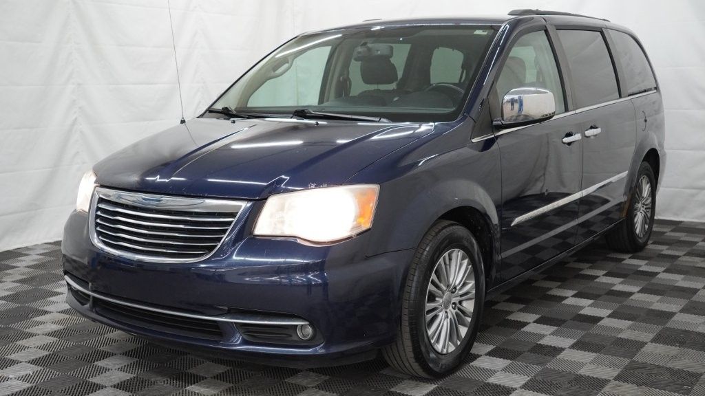2013 Chrysler Town & Country Touring-L FWD