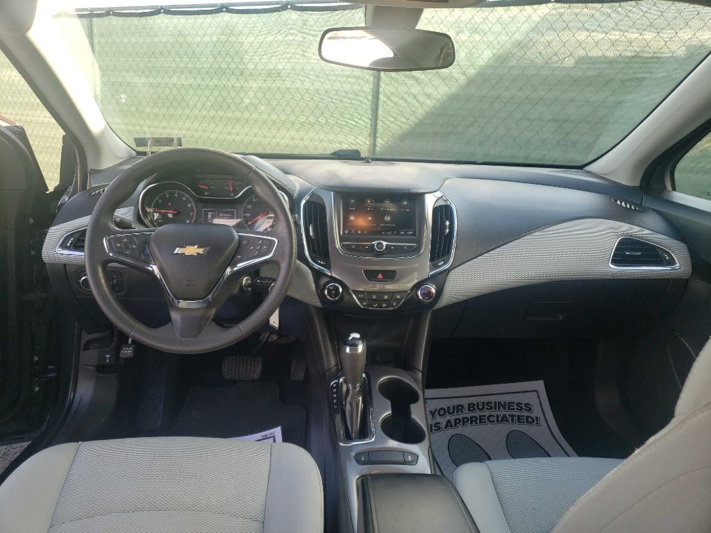 Photo 43 of this CHEVROLET CRUZE