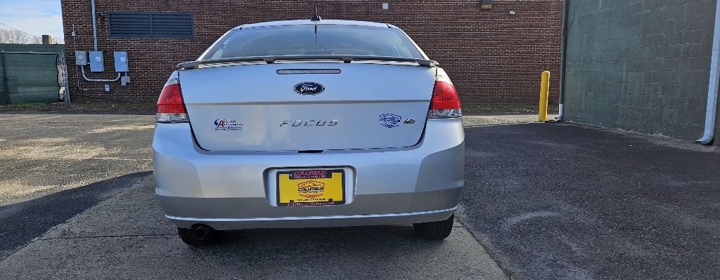 Photo 6 of this FORD FOCUS