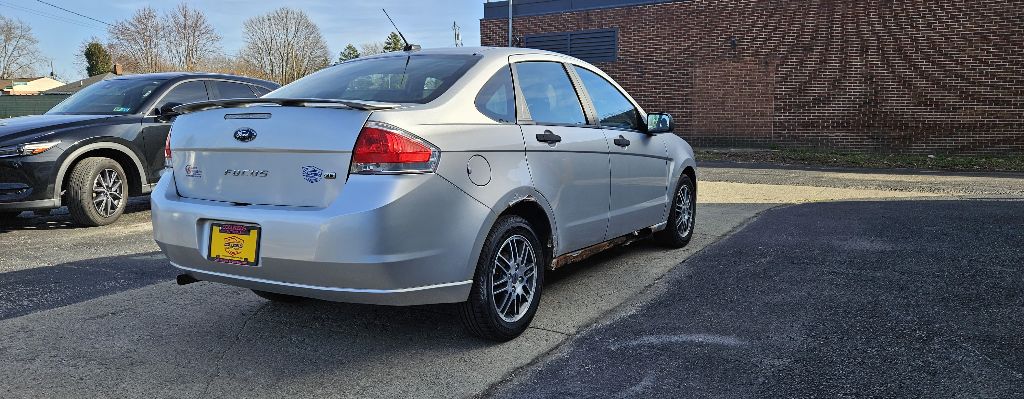 Photo 7 of this FORD FOCUS