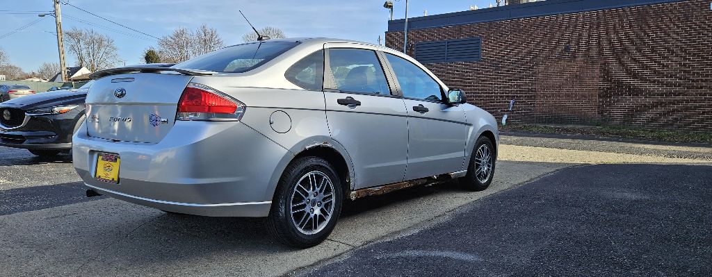 Photo 9 of this FORD FOCUS