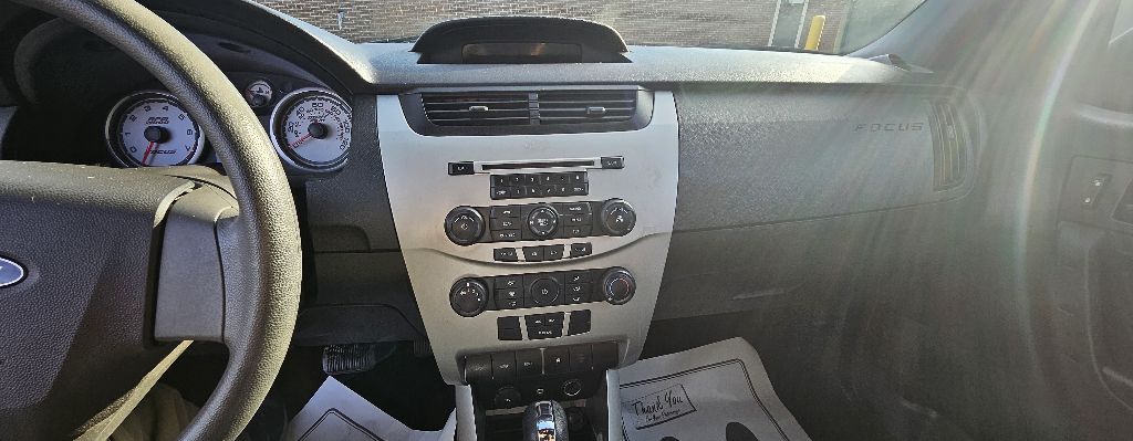Photo 20 of this FORD FOCUS