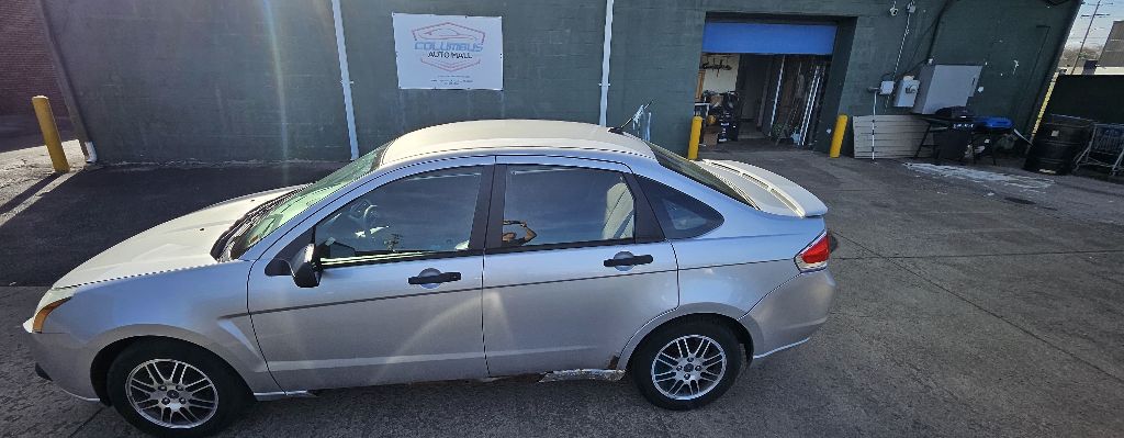 Photo 13 of this FORD FOCUS