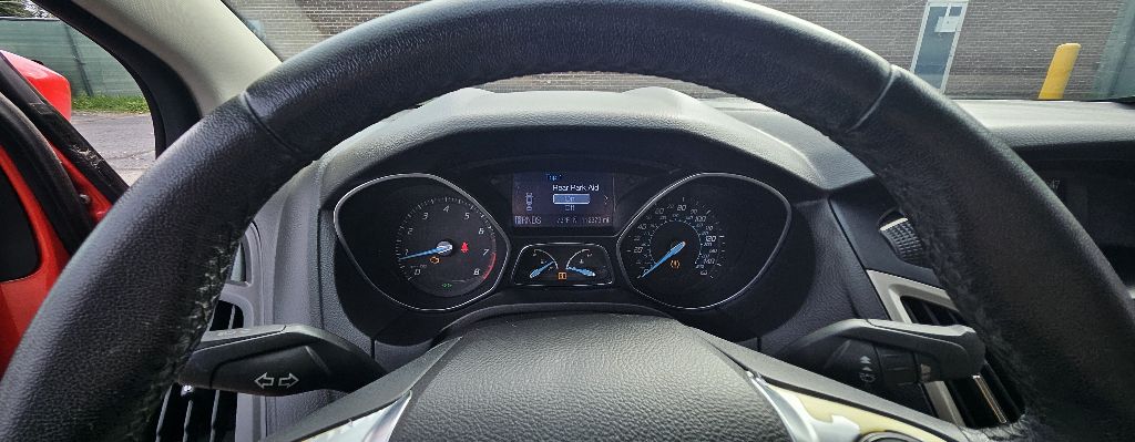 Photo 17 of this FORD FOCUS