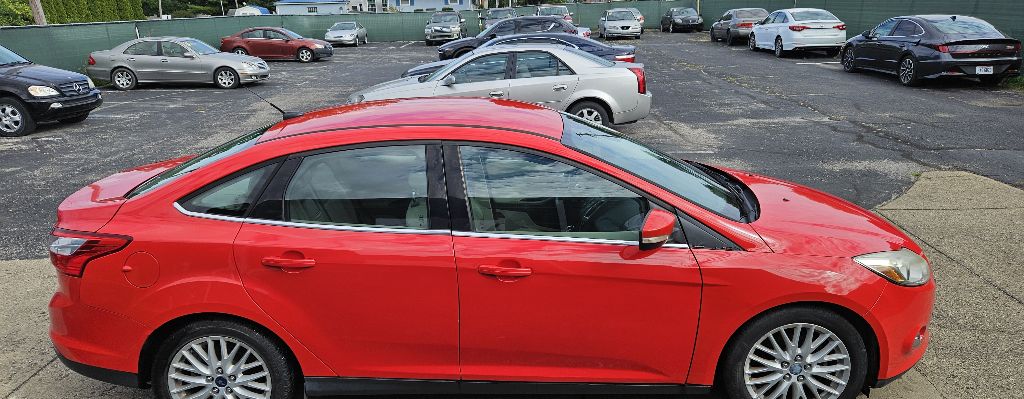Photo 11 of this FORD FOCUS