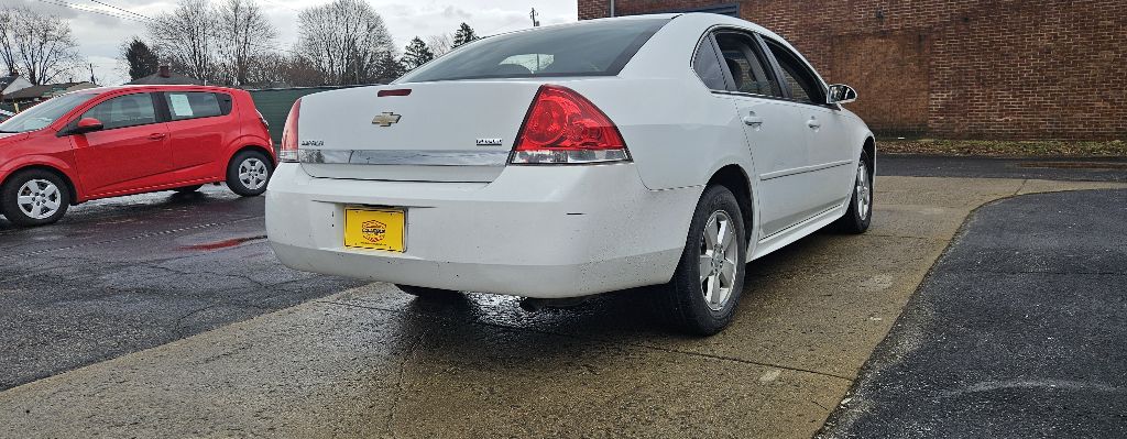Photo 4 of this CHEVROLET IMPALA