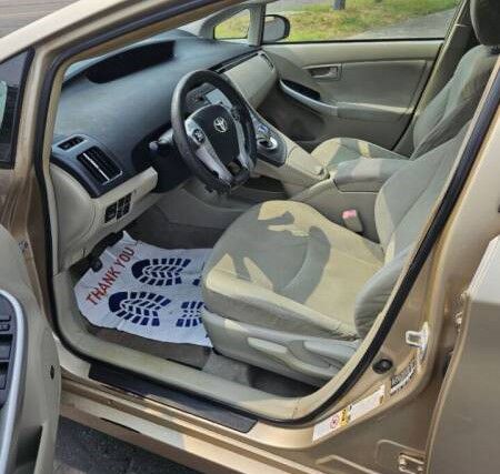 Photo 7 of this TOYOTA PRIUS