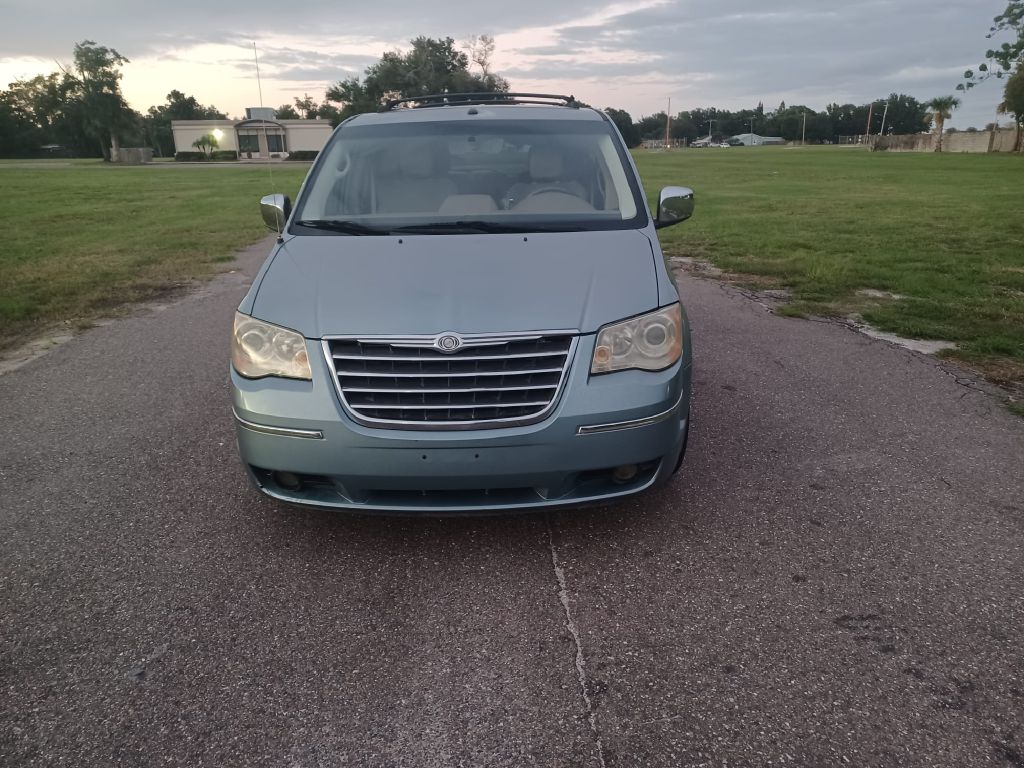 Photo 2 of this CHRYSLER TOWN & COUNTRY