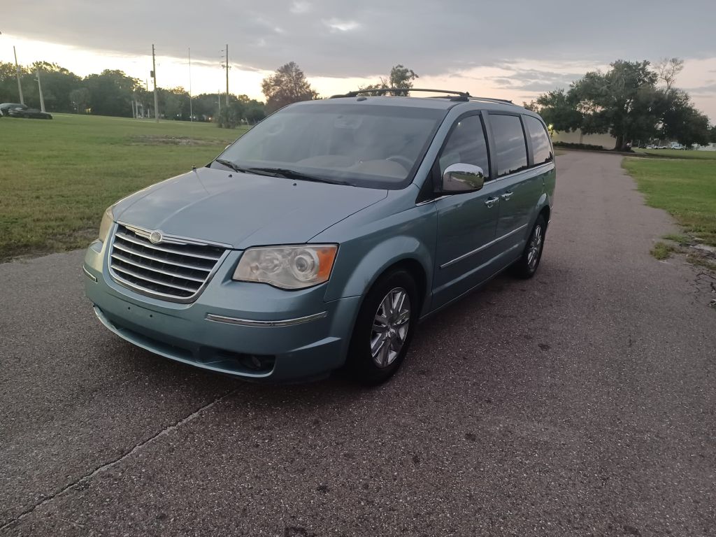 Photo 3 of this CHRYSLER TOWN & COUNTRY
