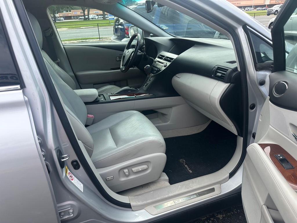 Photo 10 of this LEXUS RX