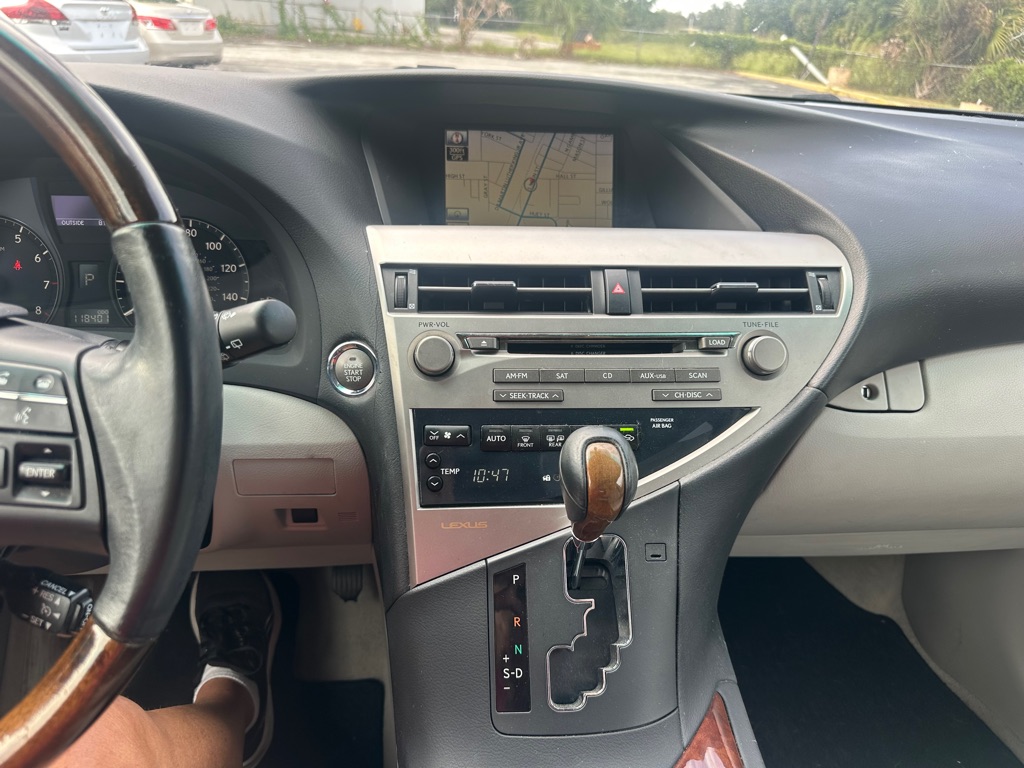 Photo 17 of this LEXUS RX