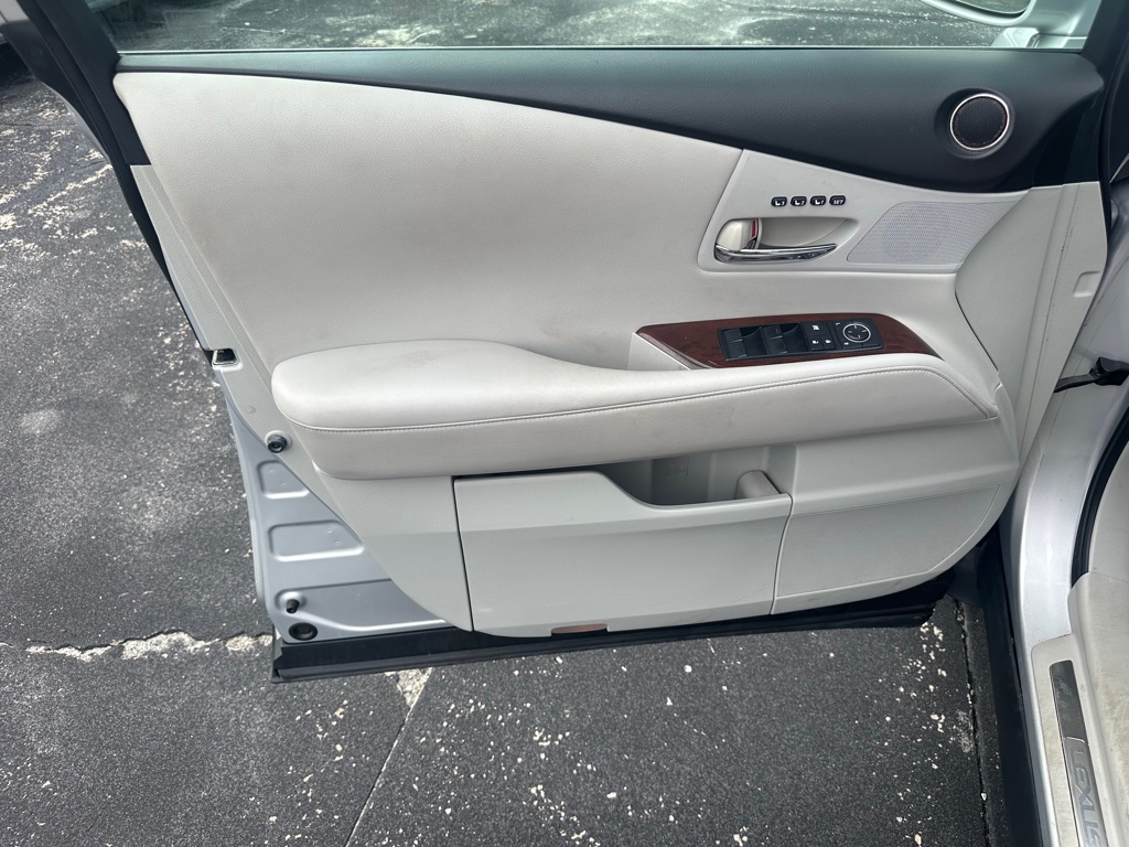Photo 15 of this LEXUS RX