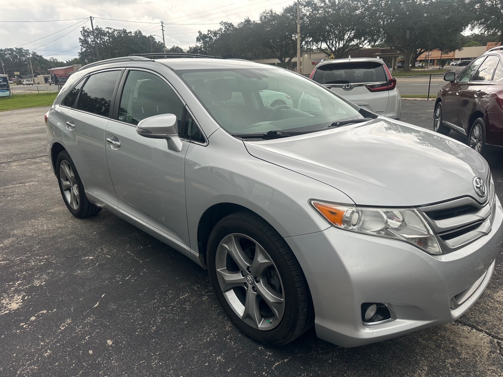 Photo 5 of this TOYOTA VENZA