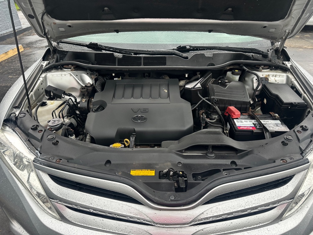 Photo 23 of this TOYOTA VENZA