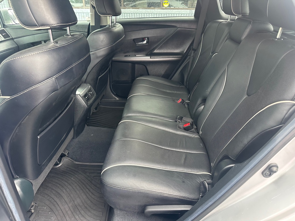 Photo 10 of this TOYOTA VENZA