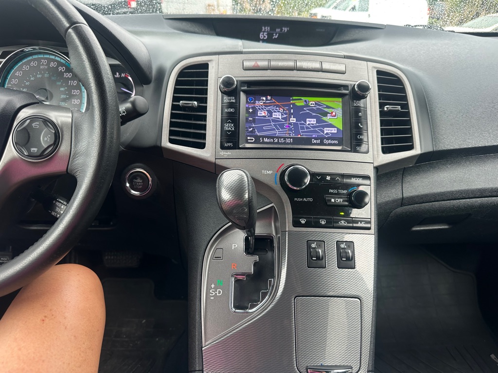 Photo 14 of this TOYOTA VENZA