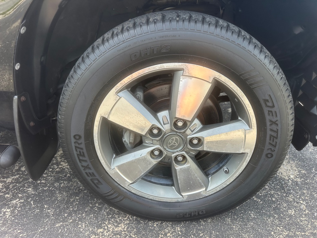 Photo 21 of this TOYOTA TUNDRA