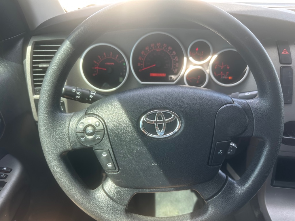 Photo 17 of this TOYOTA TUNDRA