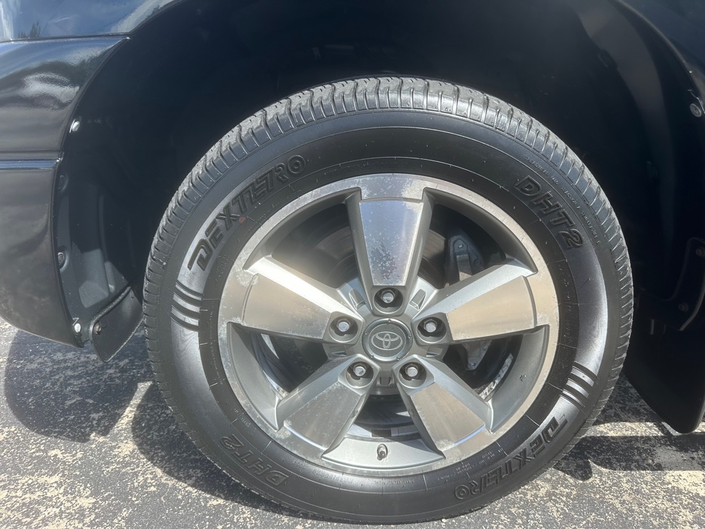 Photo 18 of this TOYOTA TUNDRA