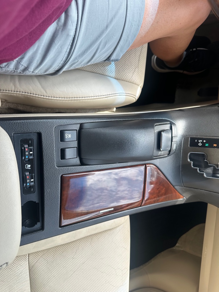 Photo 16 of this LEXUS RX