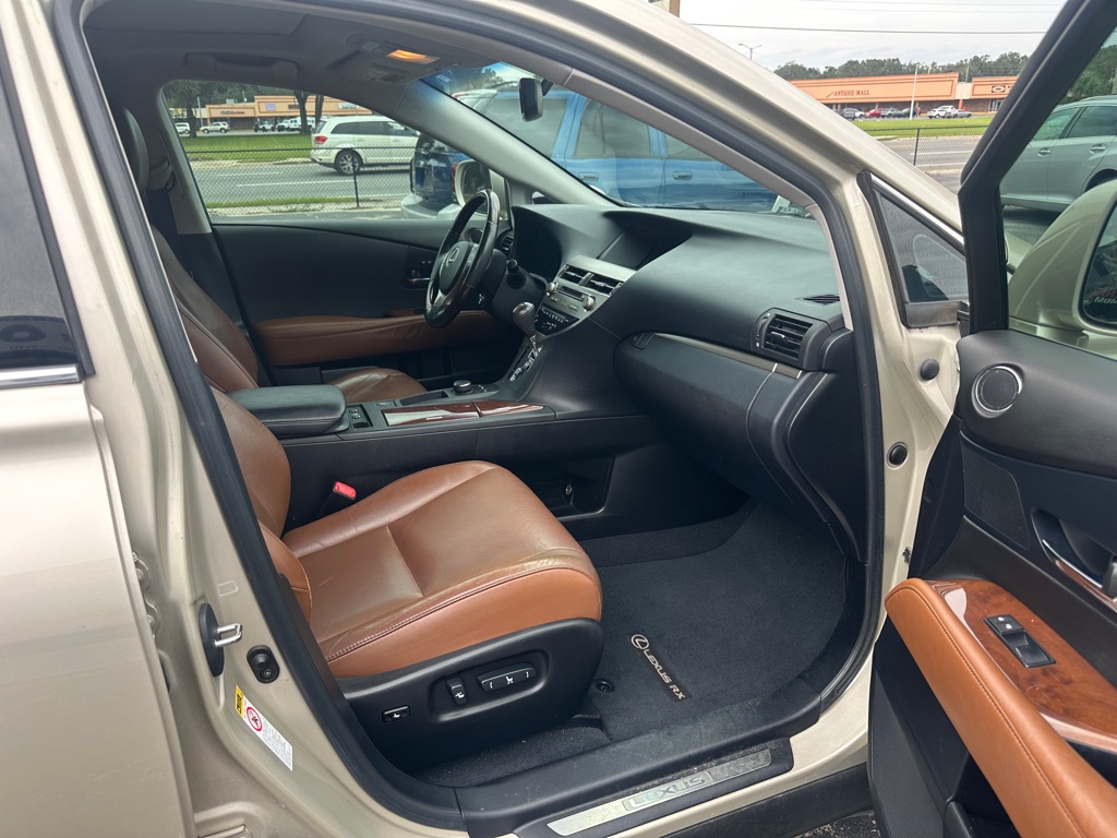 Photo 10 of this LEXUS RX