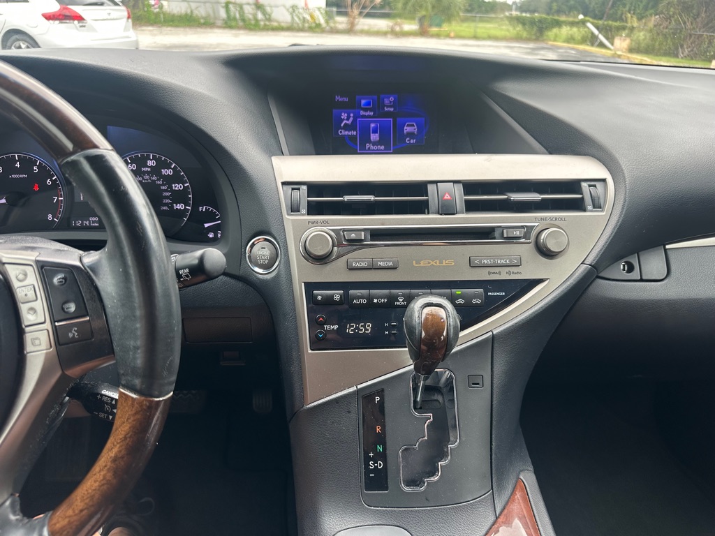Photo 17 of this LEXUS RX