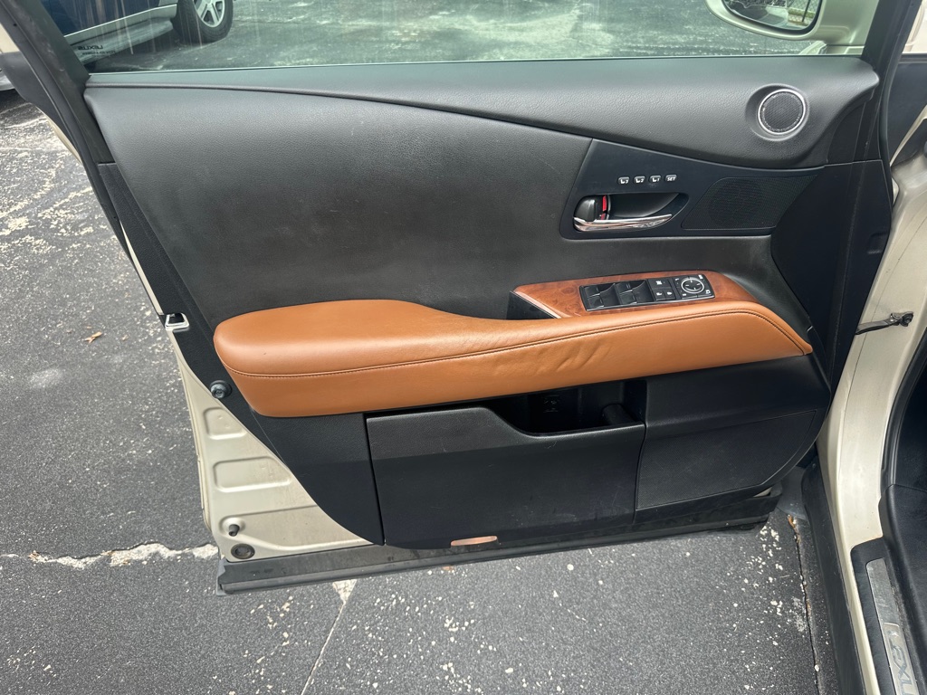 Photo 15 of this LEXUS RX