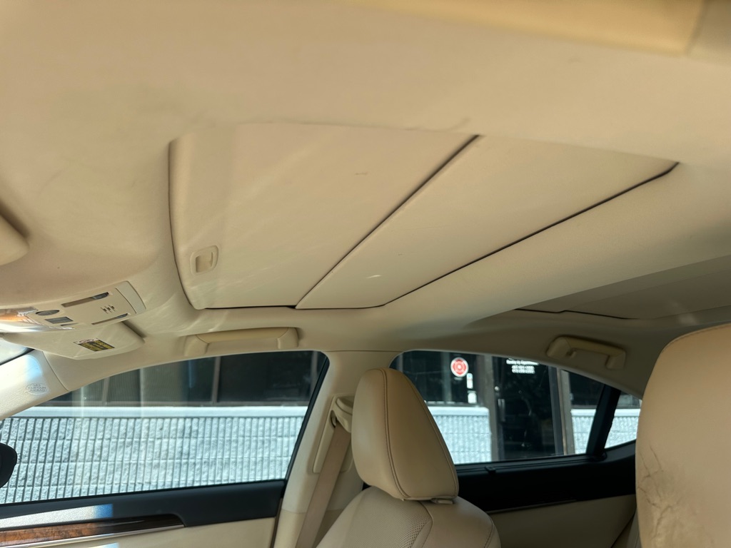 Photo 15 of this LEXUS ES