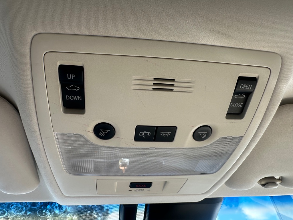 Photo 20 of this LEXUS ES