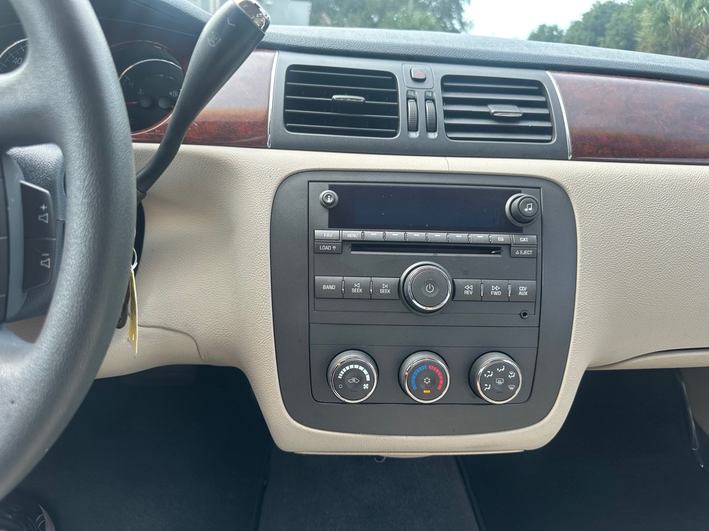 Photo 16 of this BUICK LUCERNE