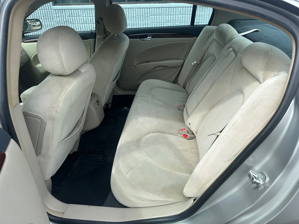 Photo 11 of this BUICK LUCERNE