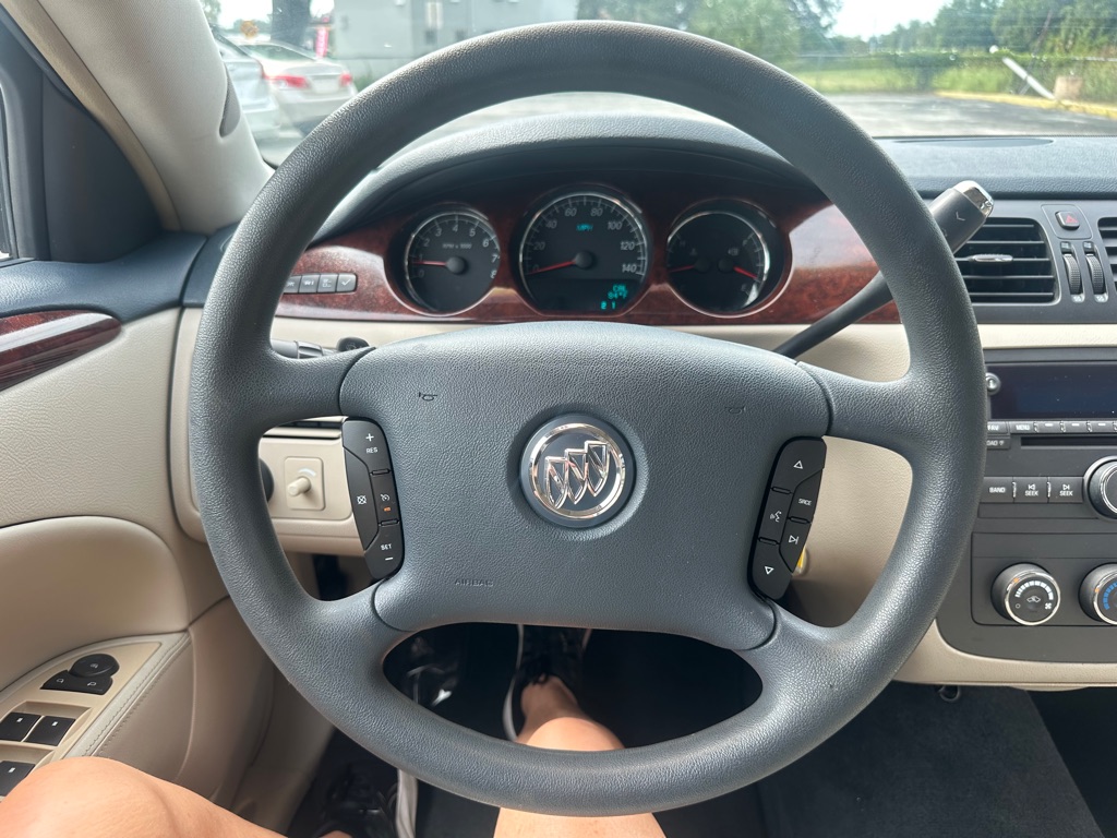 Photo 18 of this BUICK LUCERNE