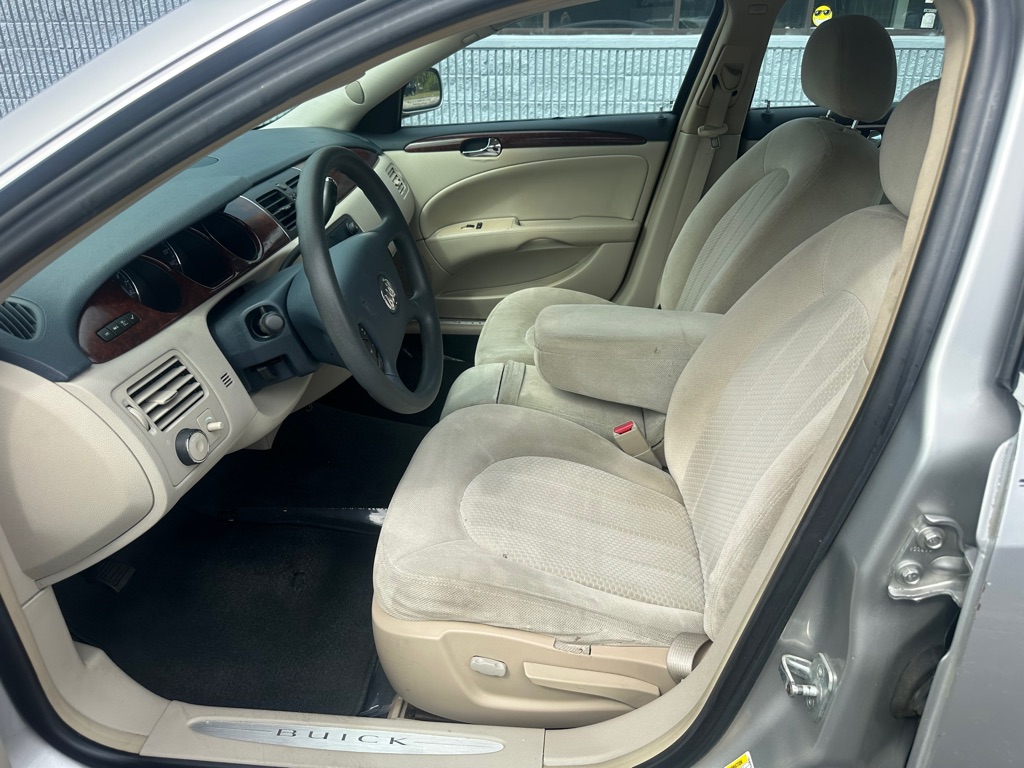 Photo 13 of this BUICK LUCERNE