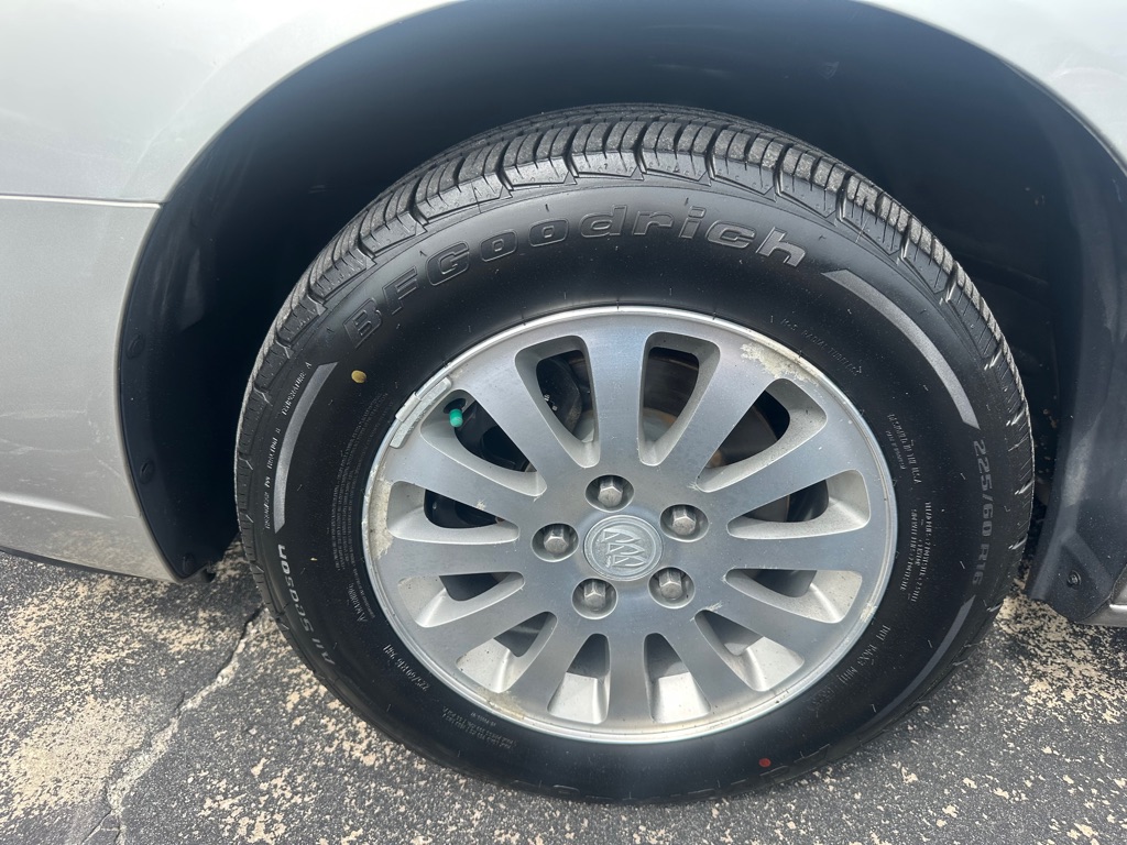 Photo 19 of this BUICK LUCERNE