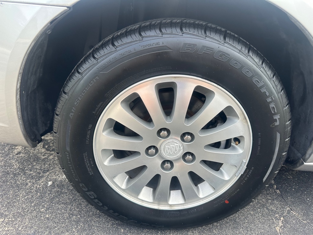 Photo 21 of this BUICK LUCERNE