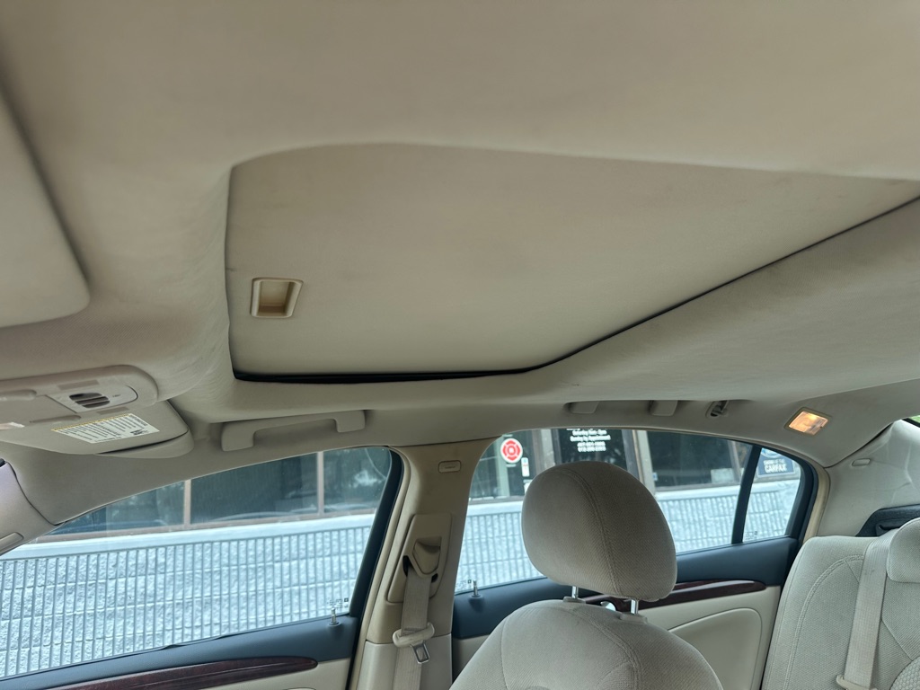 Photo 14 of this BUICK LUCERNE