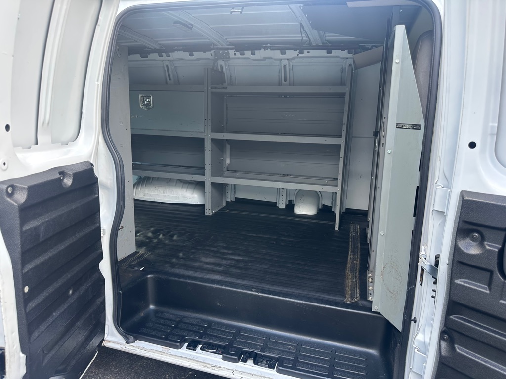 Photo 10 of this CHEVROLET EXPRESS G2500
