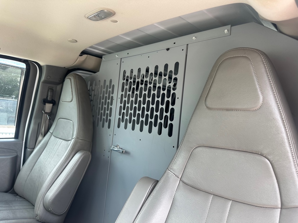 Photo 12 of this CHEVROLET EXPRESS G2500