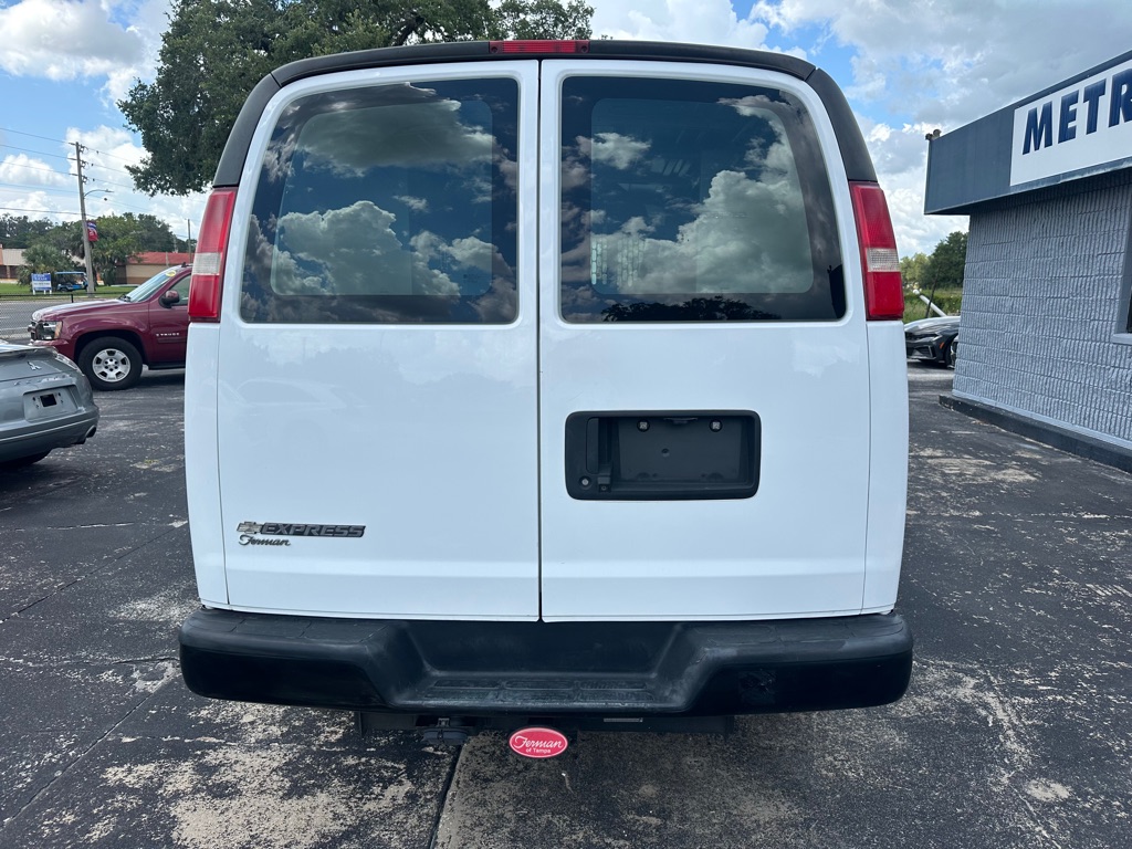 Photo 8 of this CHEVROLET EXPRESS G2500