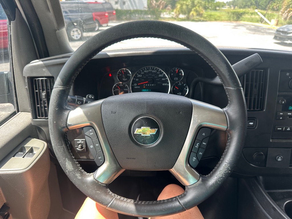 Photo 17 of this CHEVROLET EXPRESS G2500