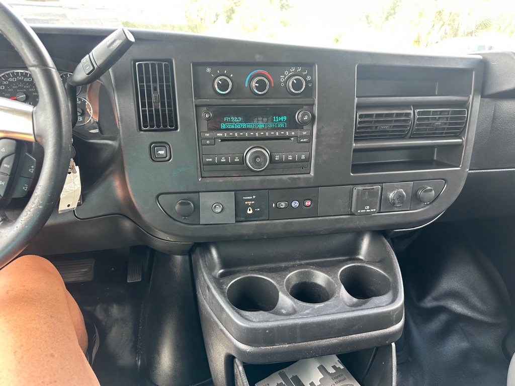 Photo 15 of this CHEVROLET EXPRESS G2500