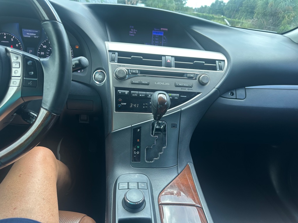 Photo 16 of this LEXUS RX