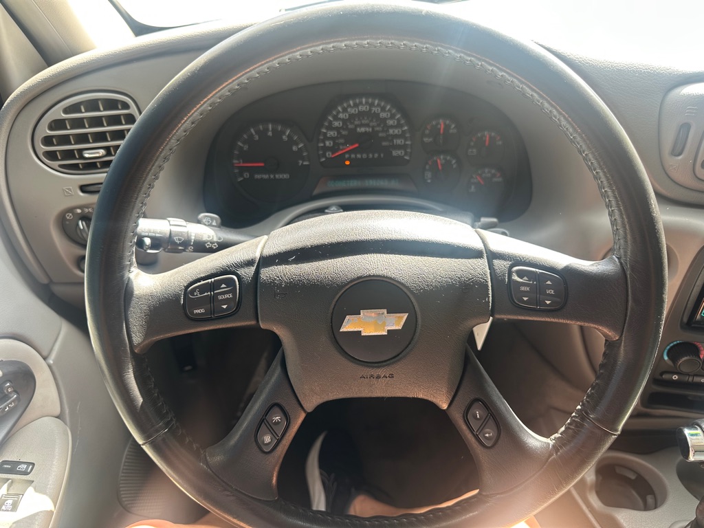 Photo 18 of this CHEVROLET TRAILBLAZER