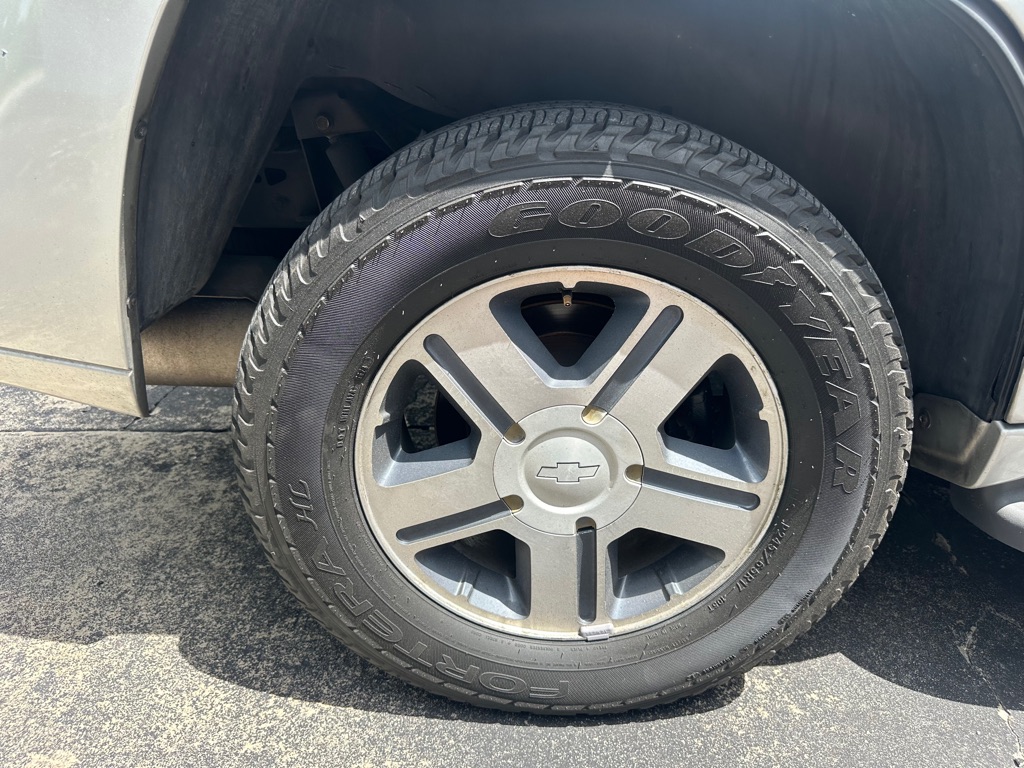 Photo 21 of this CHEVROLET TRAILBLAZER