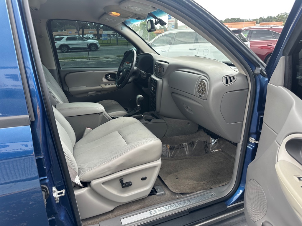Photo 11 of this CHEVROLET TRAILBLAZER