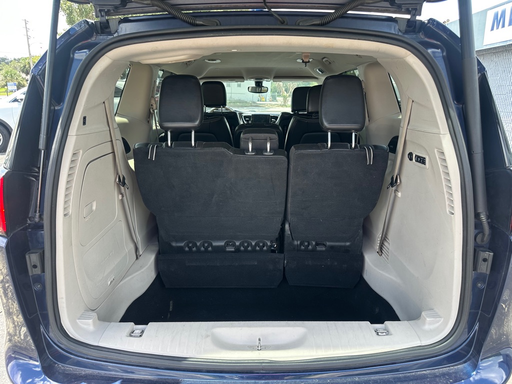 Photo 9 of this CHRYSLER PACIFICA