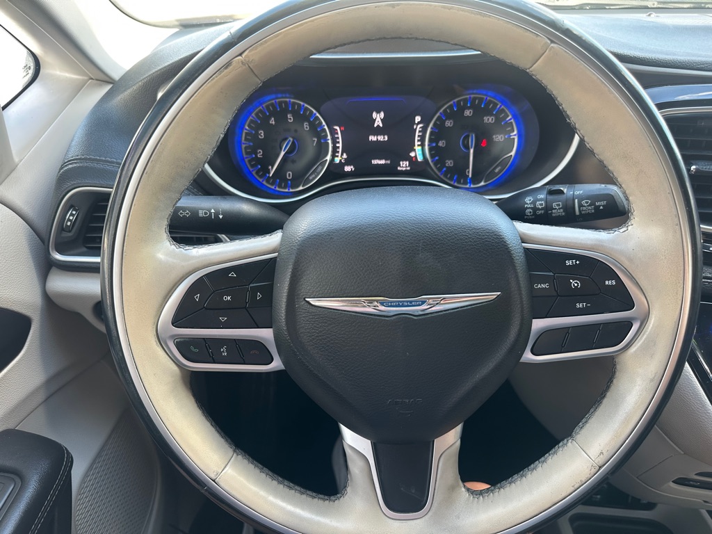 Photo 22 of this CHRYSLER PACIFICA