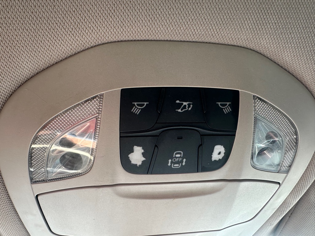Photo 18 of this CHRYSLER PACIFICA