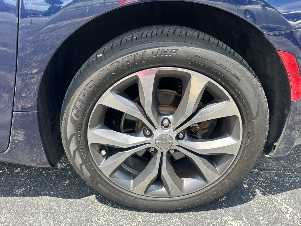 Photo 24 of this CHRYSLER PACIFICA