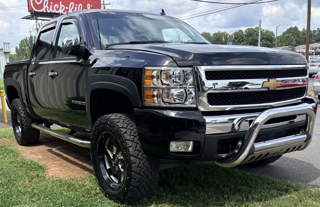 Photo 2 of this CHEVROLET SILVERADO 1500